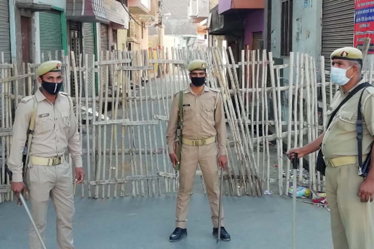 Video of ban on entry of people from other communities in the sarai rohilla viral, case registered for spreading hatred against unknown