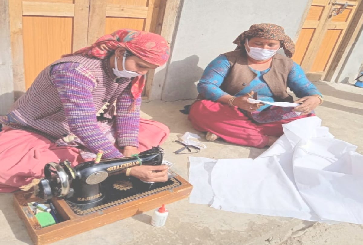 faridabad anganwadi workers distribute of mask aware the peoples
