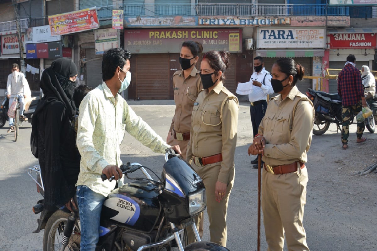 UP News, 531 challans and 20 vehicles have seized due lockdown in Muzaffarnagar