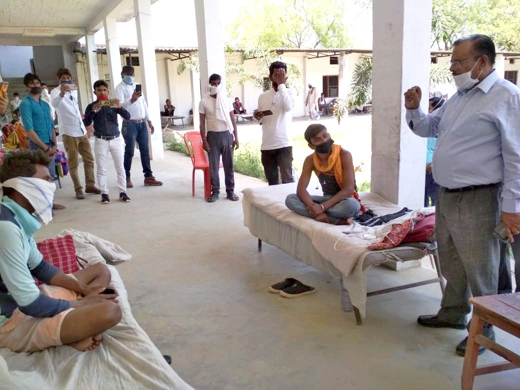 Seven youths absconding from quarantine center, met at home after four hours, case registered