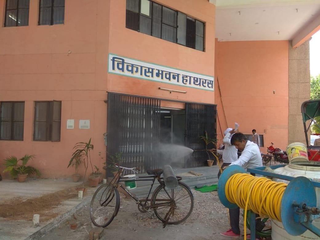 Hathras: The blood sample of the youth of the Chowkidar and Hasayan of Vikas Bhawan sent to the investigation