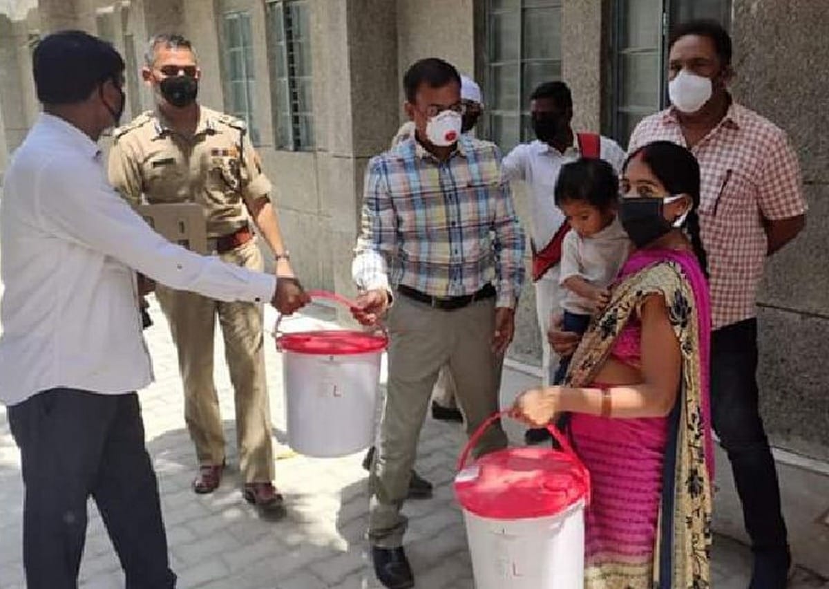Varanasi: commissioner and IG inspects quarantine centre