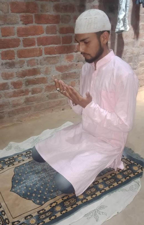 offered namaz in houses, pray to get rid of corona