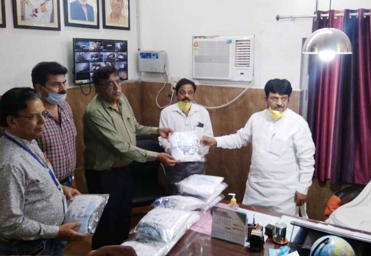 Rotary Club gave 100 personal protection kits