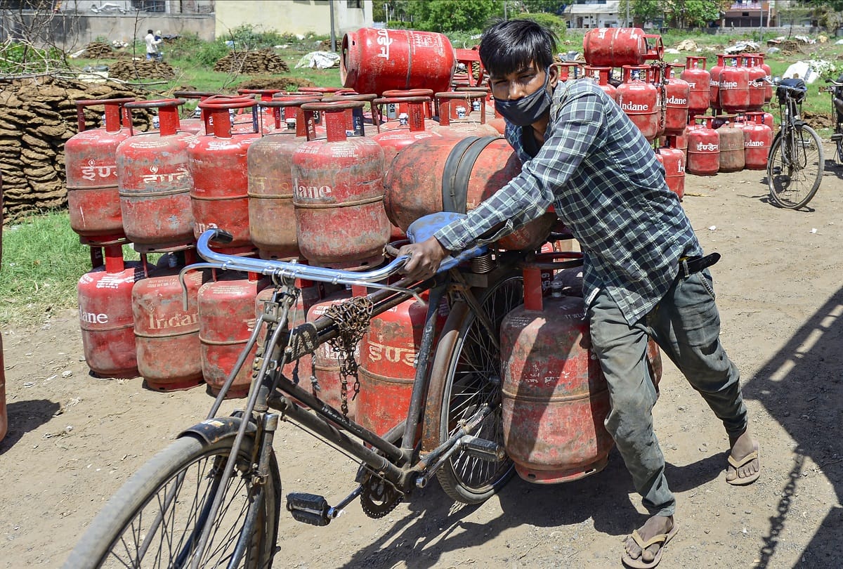 lockdown 4.0 in uttarakhand : Gas agencies cannot refuse to give cylinders on cash payments