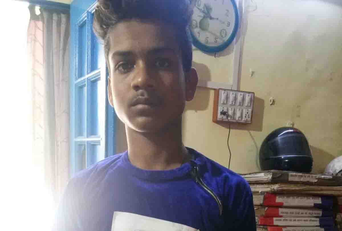 Minister's PRO speaking, release liquor seller, smuggling liquor with relief material, two arrested