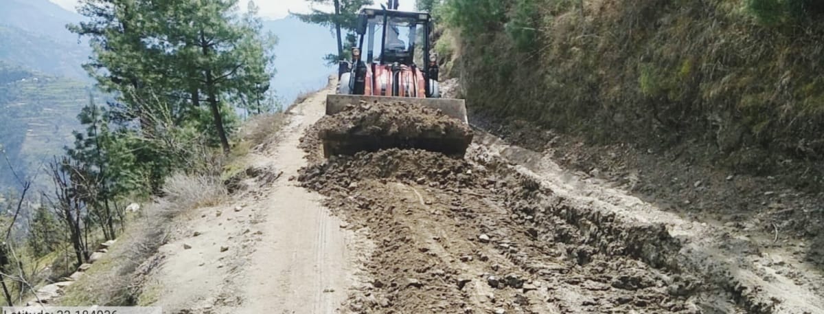 The work of repairing the road is started