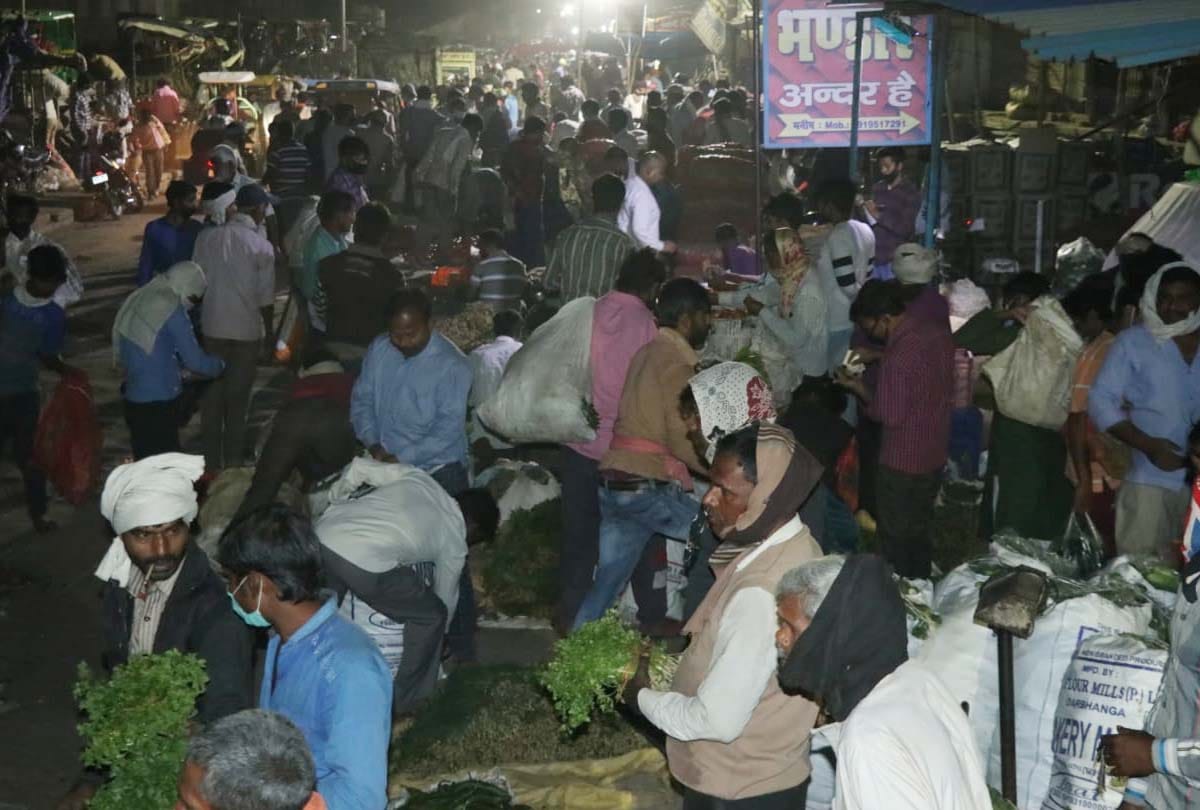 Kanpur Lockdown News in Hindi, Vegetable market at night in kanpur