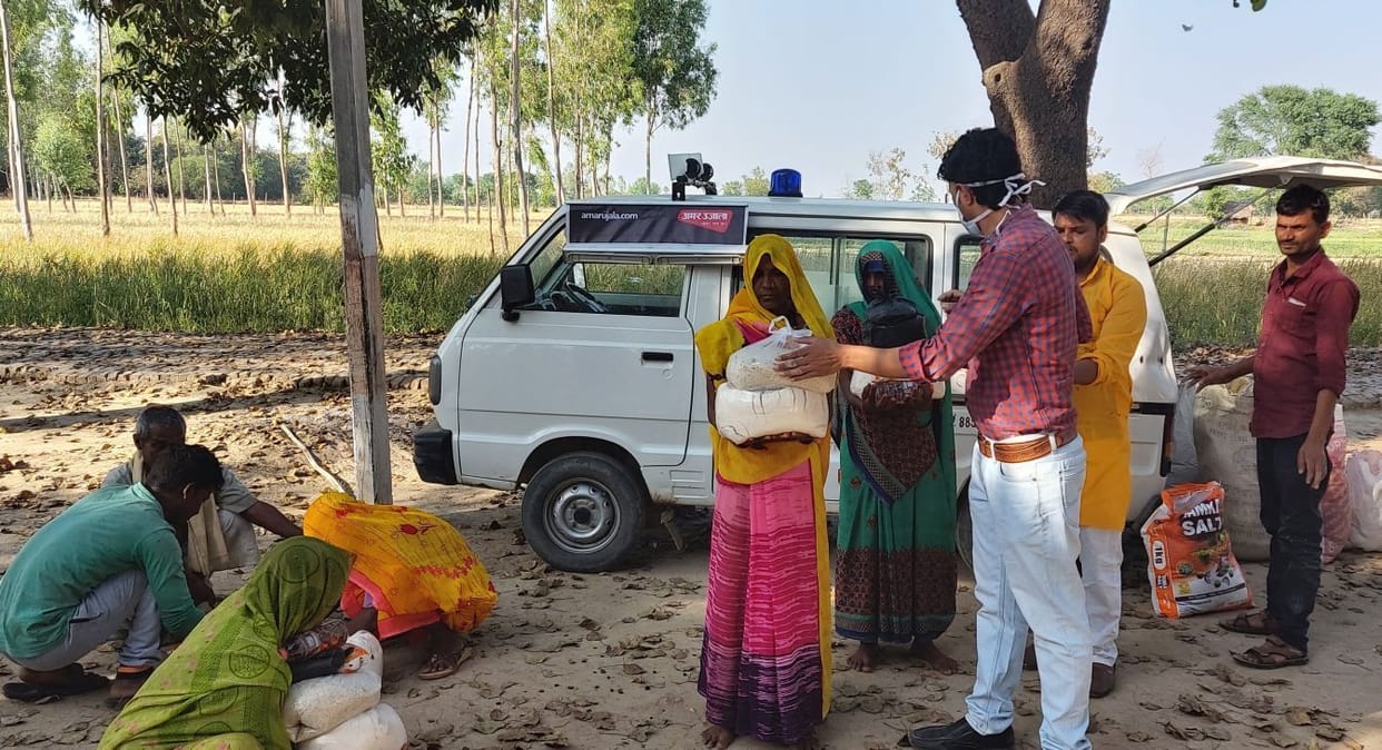Amar Ujala helped newspaper distributors and the needy.