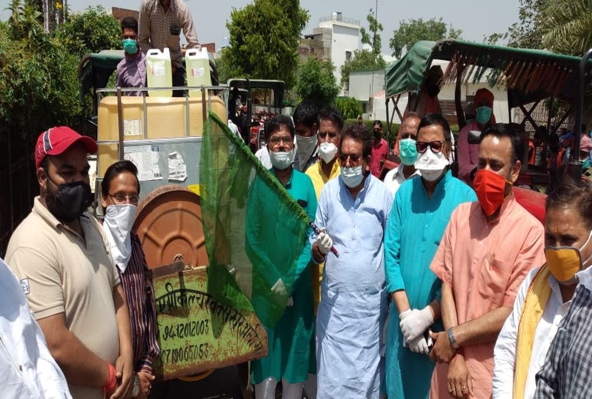 coronavirus update sanitization begins by fire brigade vehicles in Agra