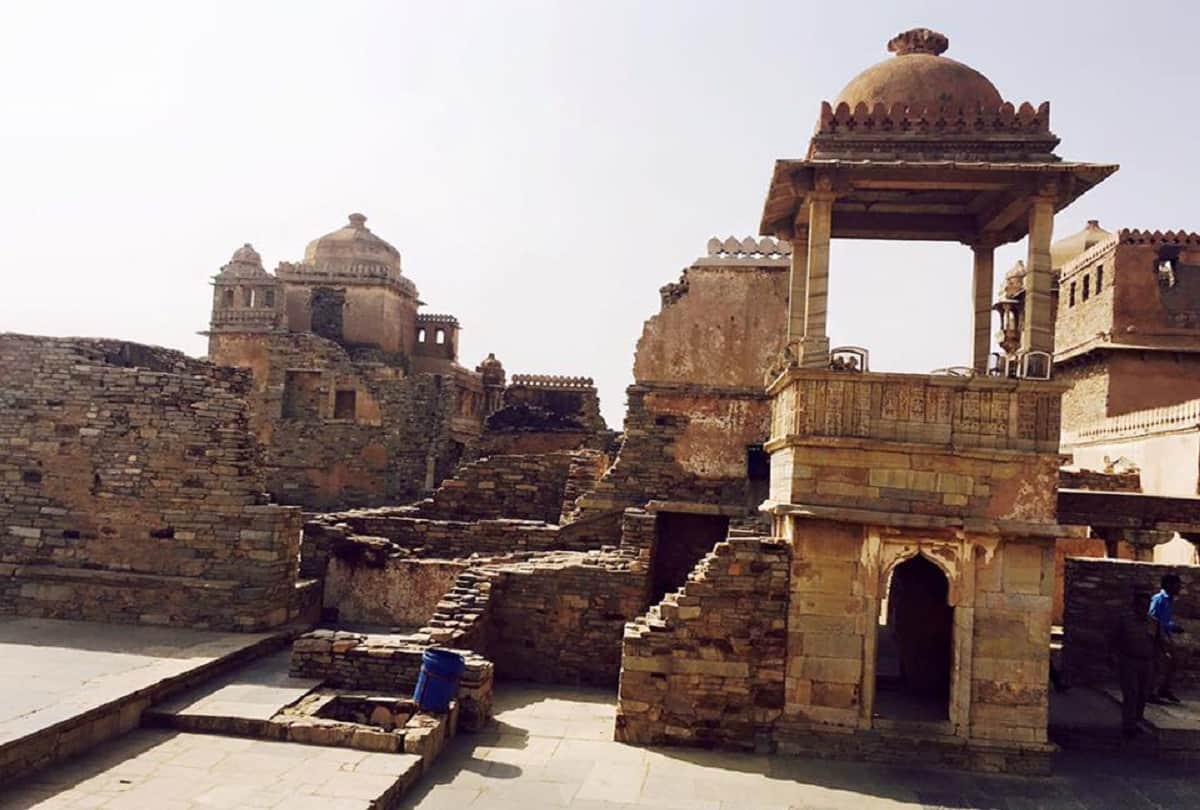 largest fort of India Chittorgarh Fort in Rajasthan
