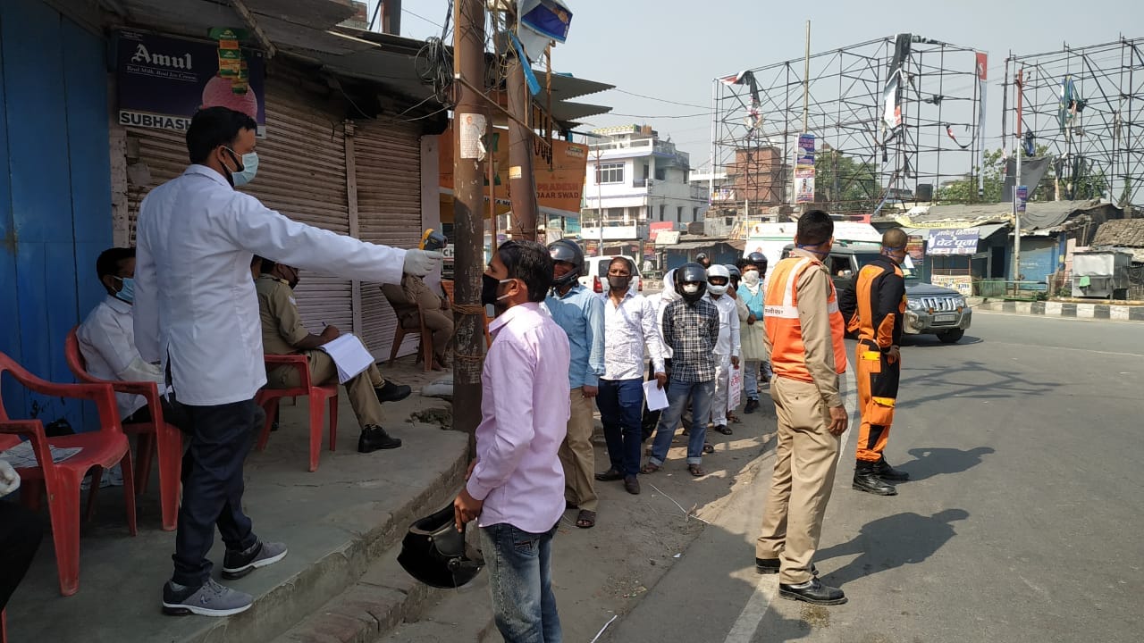 gorakhpur lockdown update see latest photos in gorakhpur curfew 11 april latest update news
