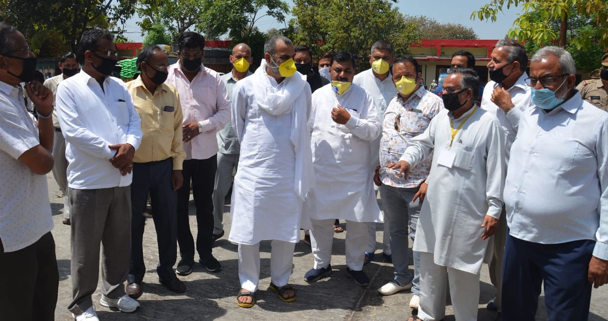 Union Minister Dr. Balyan inspected the market