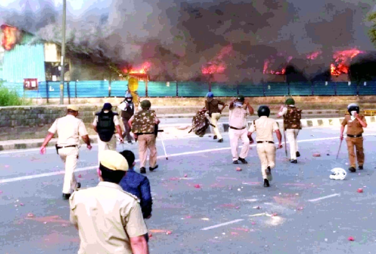 Delhi: Fire breaks out in a shelter home near Kashmiri Gate
