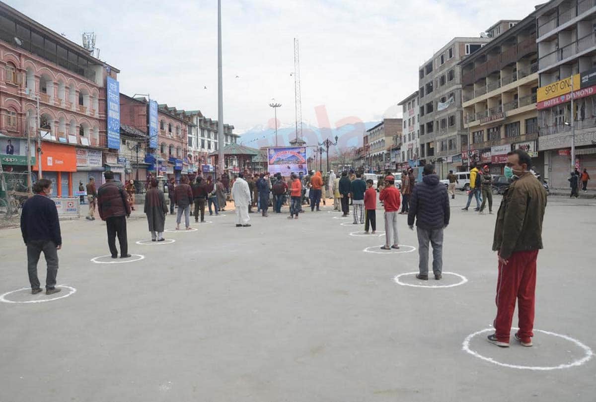 Coronavirus in Jammu Kashmir (J&K) News in Hindi, People are helping the needy