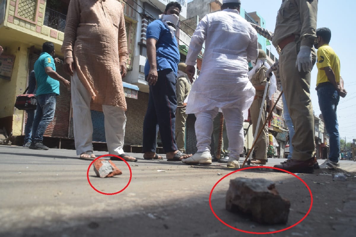 Lockdown New Update, Attacked on police officers and health department team in hotspot area of Meerut