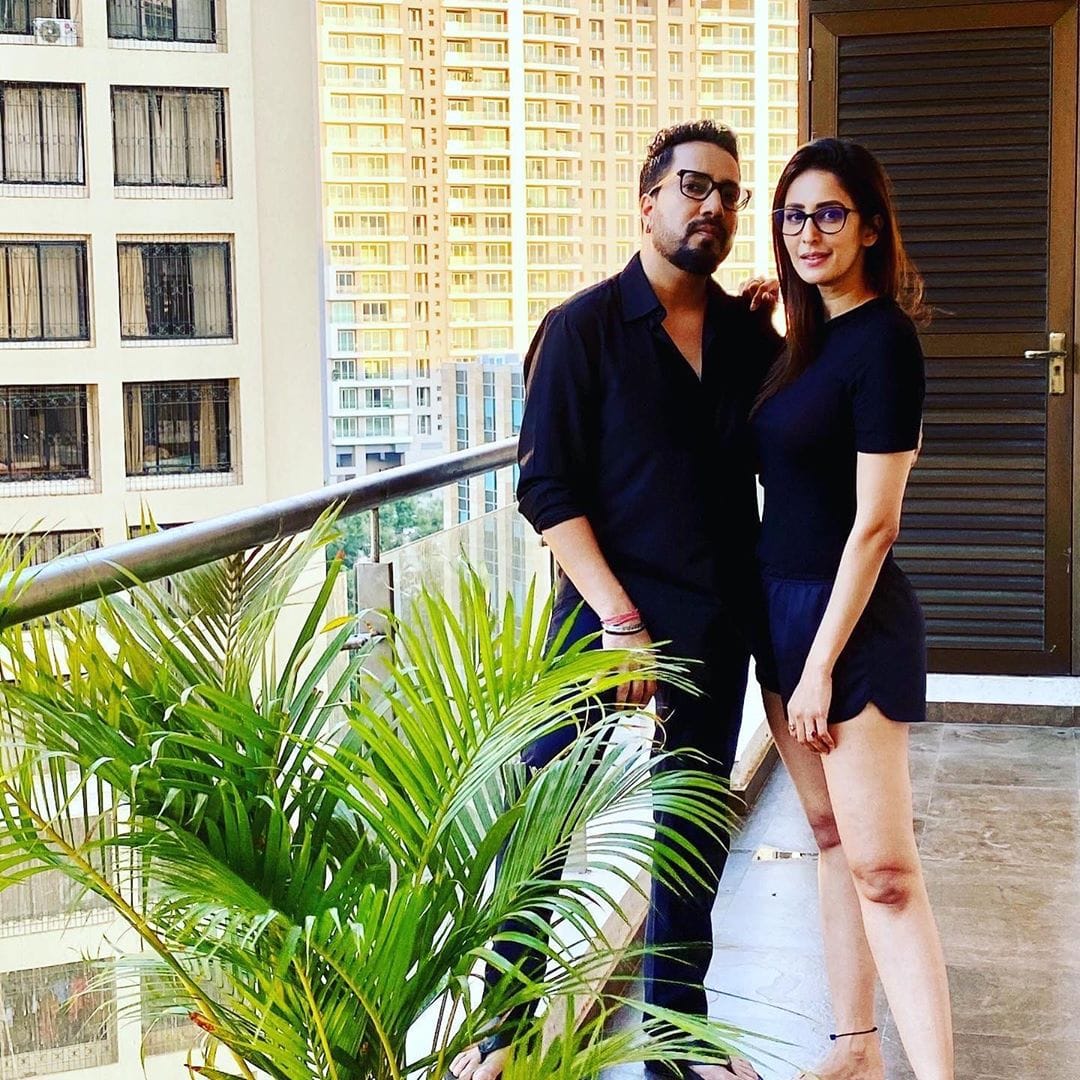 Chahatt Khanna shared photo with Mika Singh on social media goes   viral