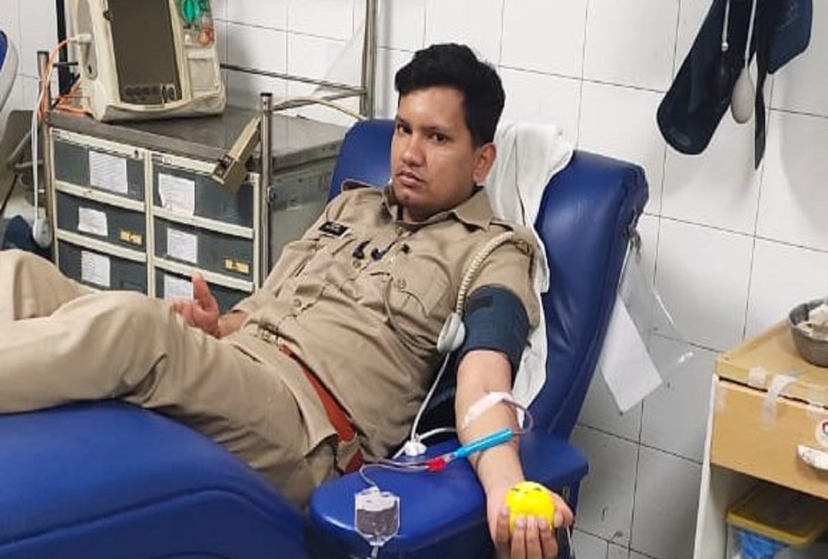 Coronavirus Lockdown noida police cop donate rare group blood to patient save his life