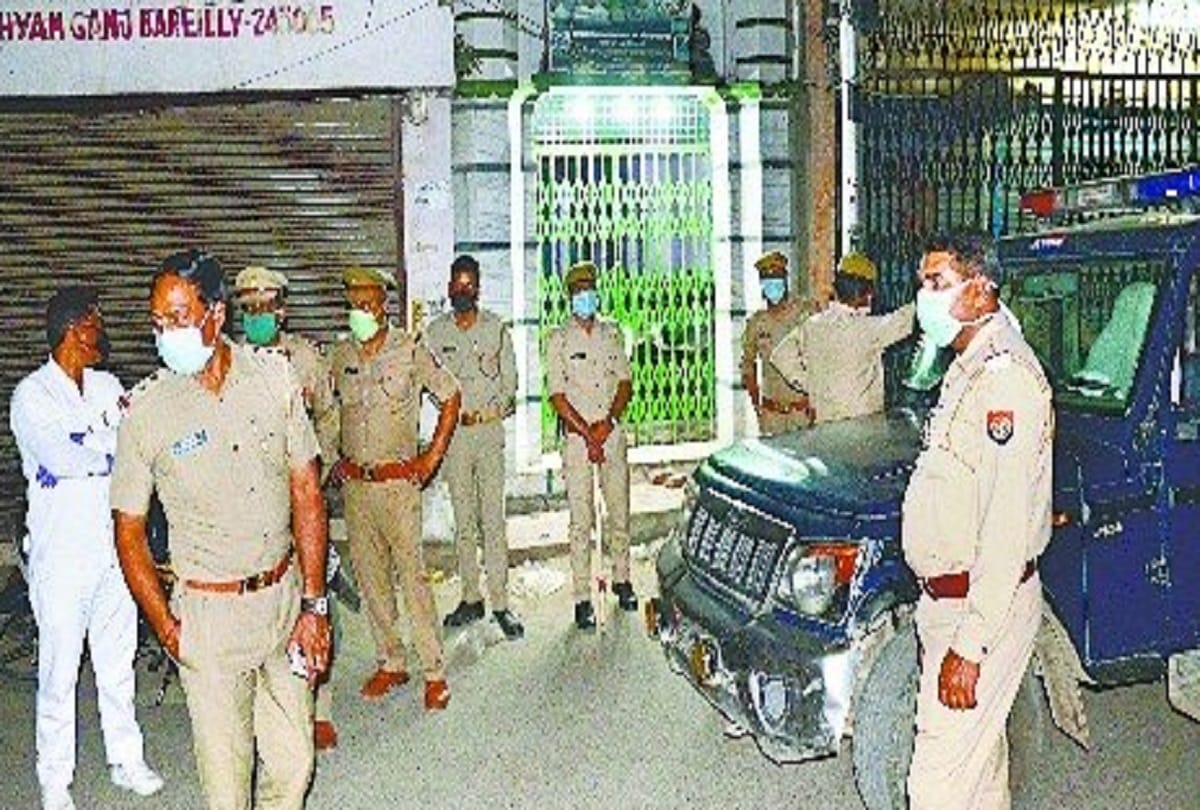Police raid at habibi dargah in bareilly