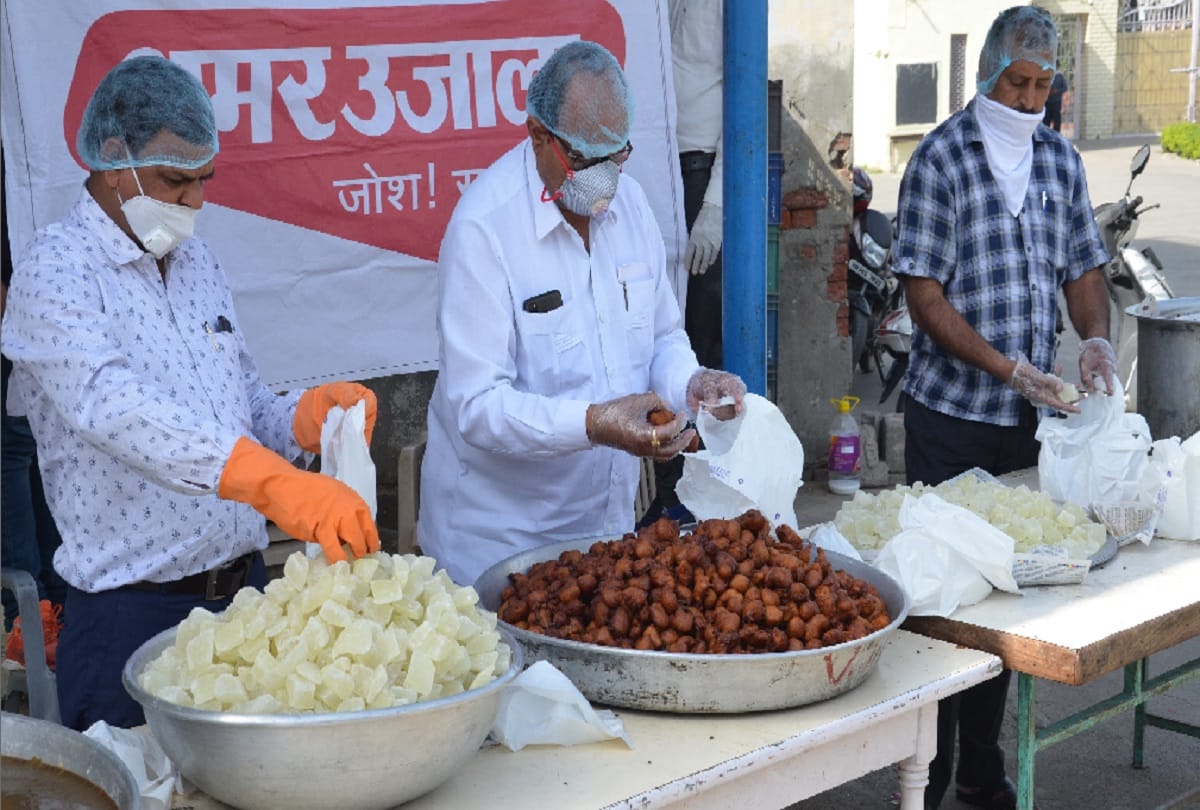 Continuation of help for the needy by Amar Ujala Foundation