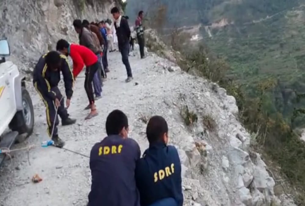 Three people Died In Car fell into ditch In Pauri During Going to Meet Sick Relative, Photos
