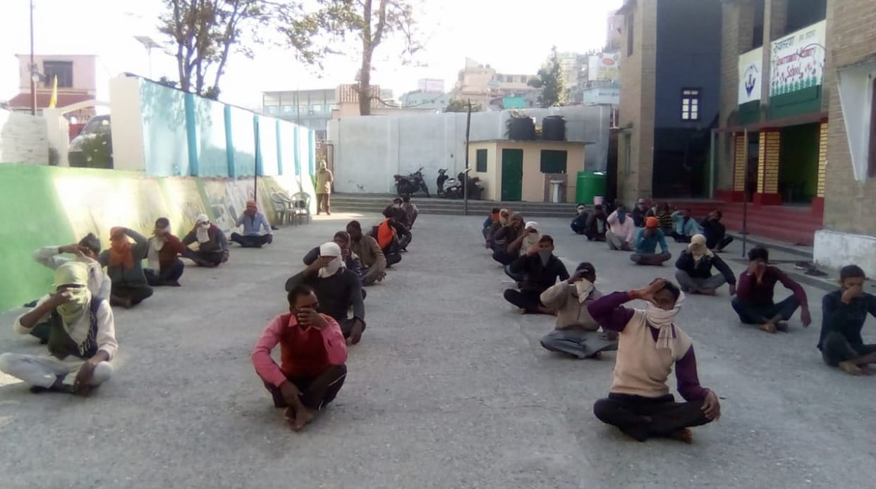 Practiced yoga for people living in night shelters