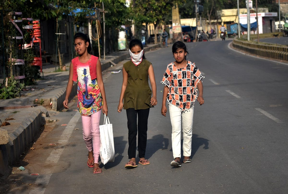 Many hotspots in many localities of Prayagraj, due to all-round blockade, people imprisoned themselves