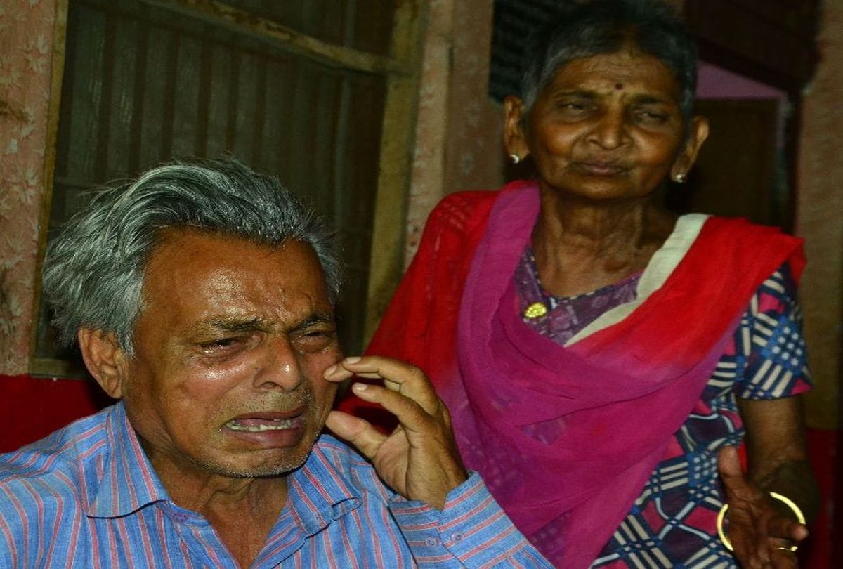 Couple Of Ramlal Old Age Home Says To Grandson Stay Home In Lockdown