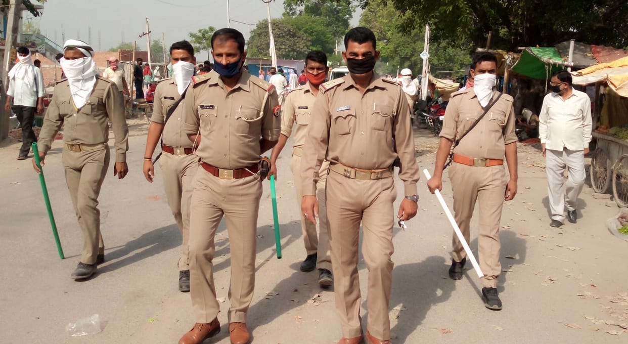 Lock down: Police strict, shops closed