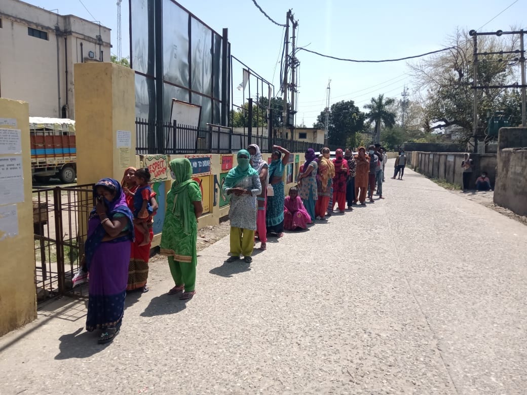 Tehsil crowds over rumor of name being registered
