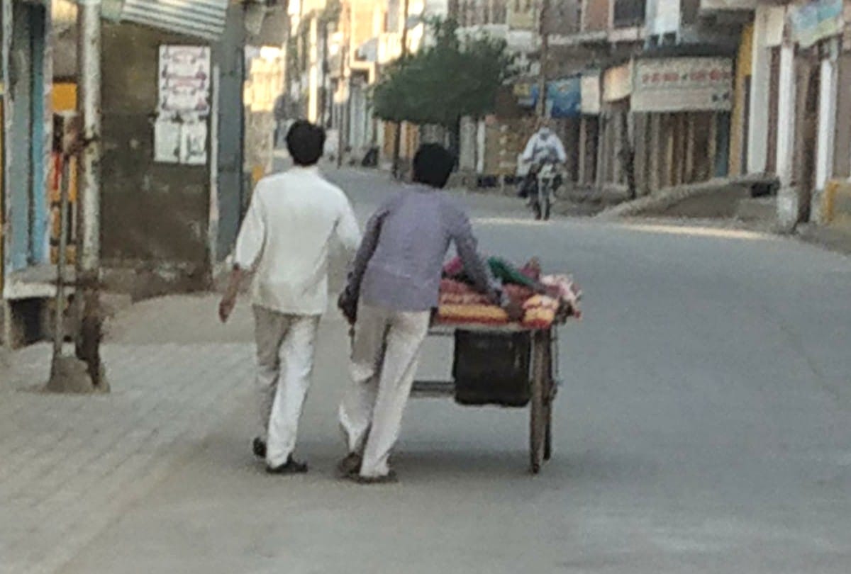 woman died on handcart due to unavailability of ambulance in lockdown in mainpuri