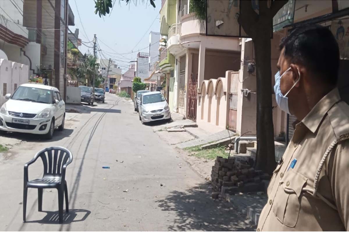 Lockdown Update west up news in hindi: corona virus reaches the countryside from the city, Police deployed in sealed Hotspot