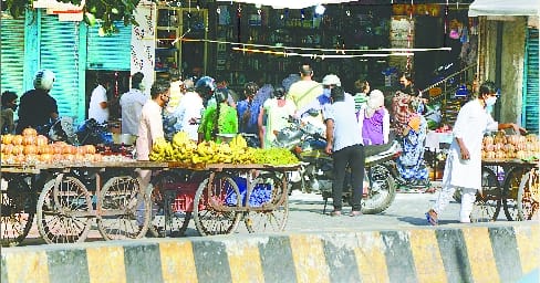 Inflation in Seal Subhash Nagar ... Tomato sixty rupees kg