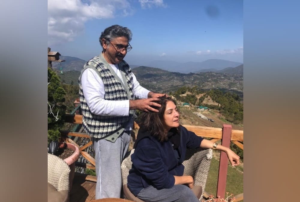 Coronavirus lockdown: Actor Manoj bajpai and Actress Neena Gupta Stuck in Uttarakhand, pass their time this way