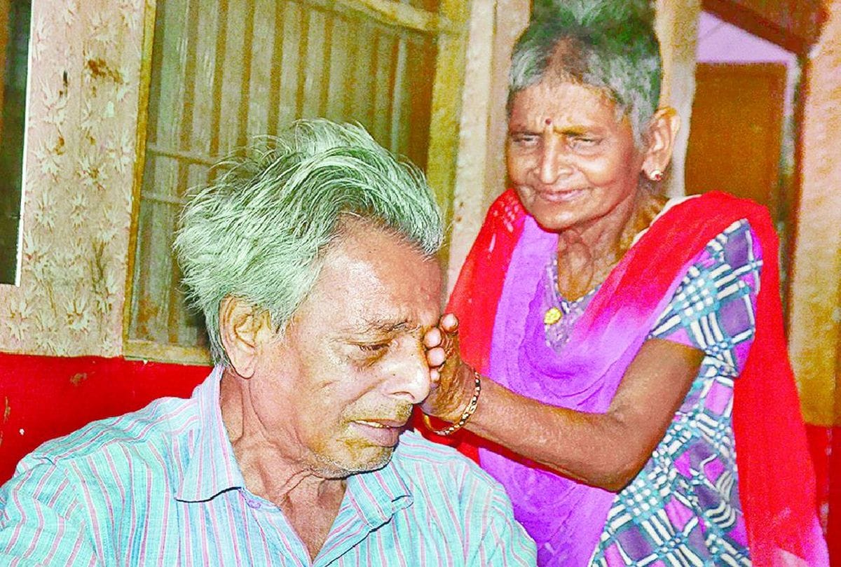 Couple Of Ramlal Old Age Home Says To Grandson Stay Home In Lockdown