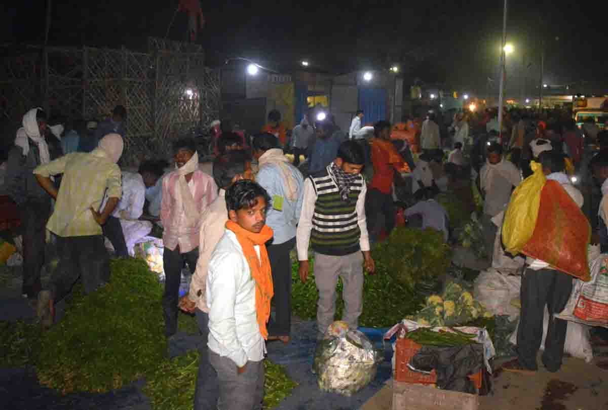 lockdown in UP: thousands of lives are playing with death every night