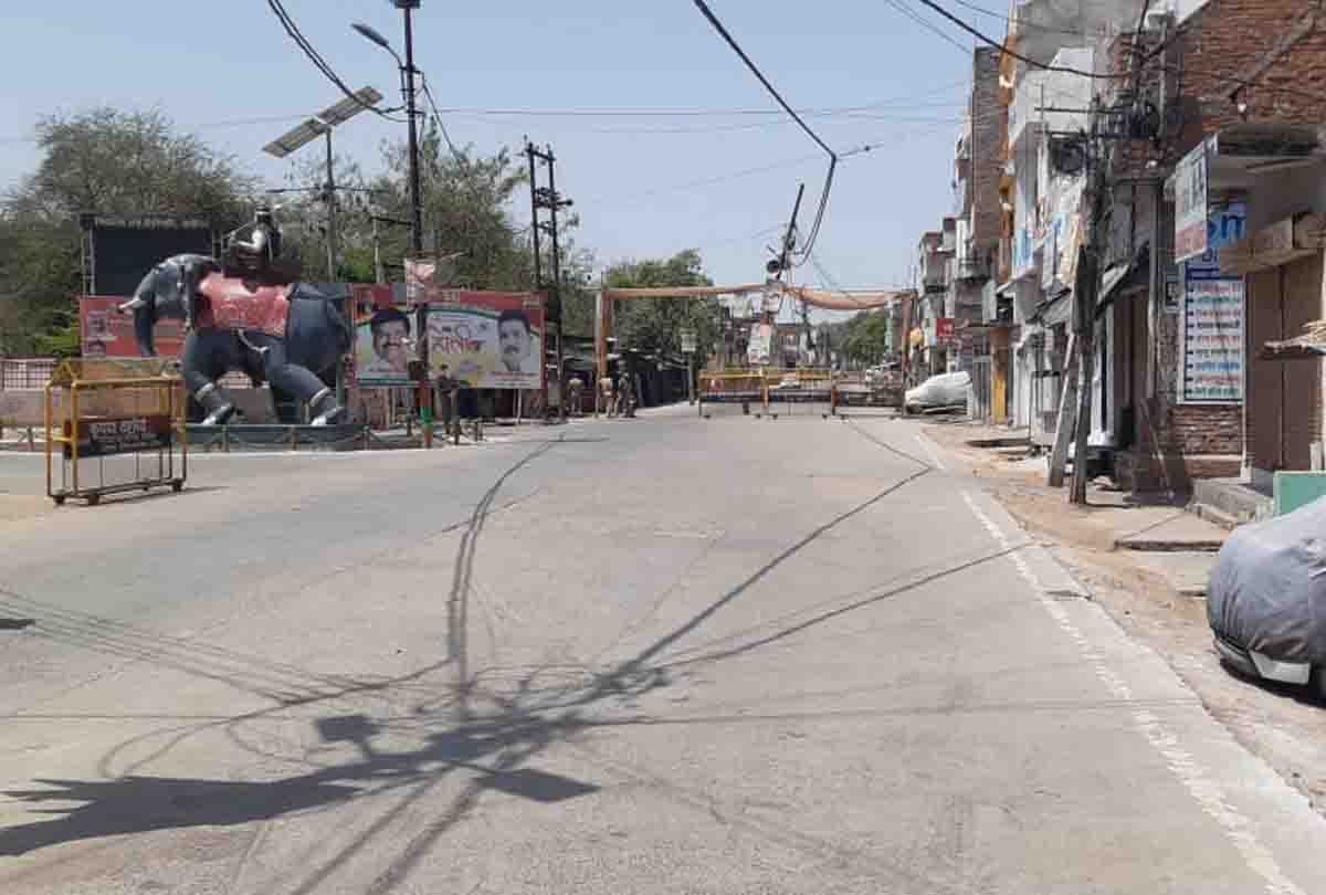 Weekly market was engaged in lockdown, police fired sticks
