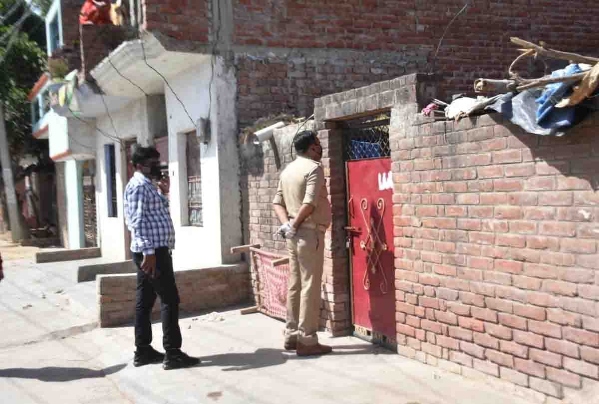 Broken house lock on information of Corona suspect