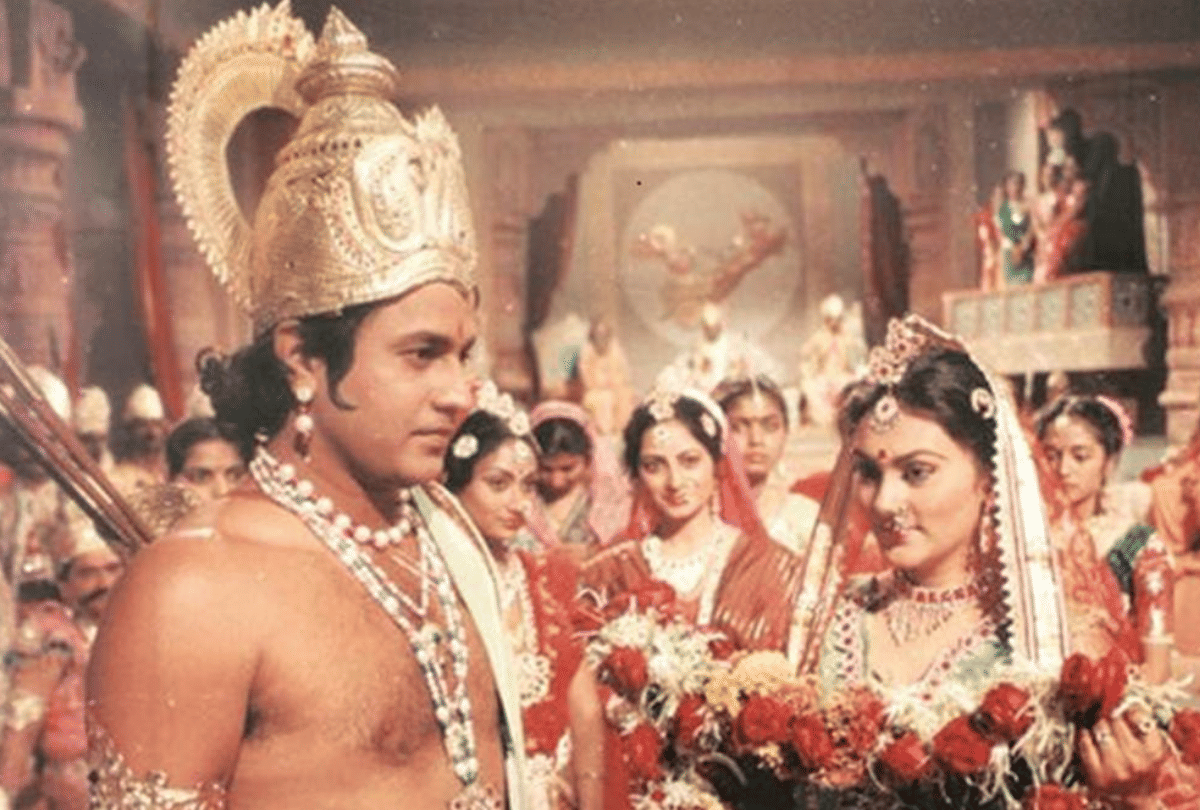 social media user complaint over ramayan telecast doordarshan ceo shashi shekhar answered coronavirus lockdown