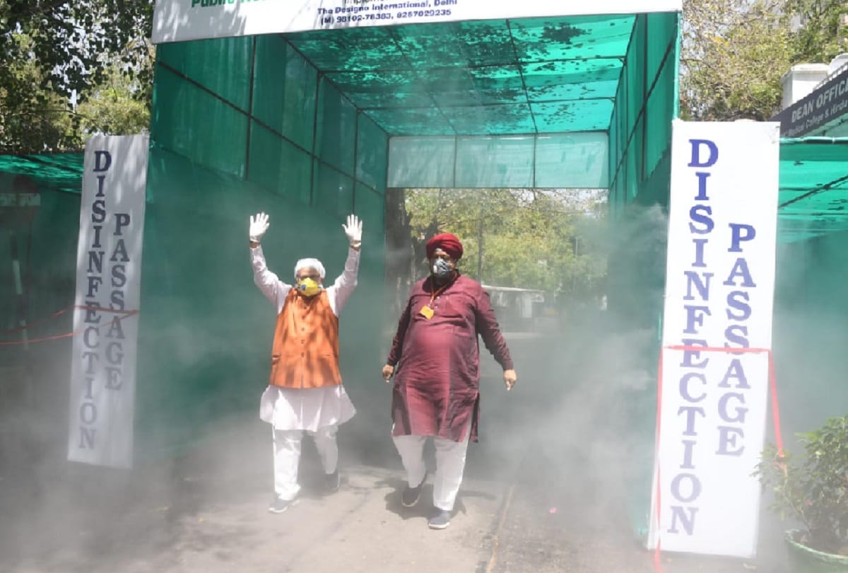 Sanitizing tunnel built in Hindu Rao Hospital delhi