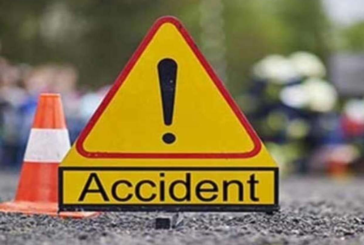 Child dies due to Tempo overturning in kanpur dehat