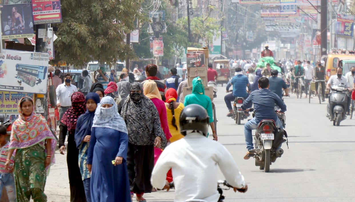 Markets crowded on speculation of increased lockdown