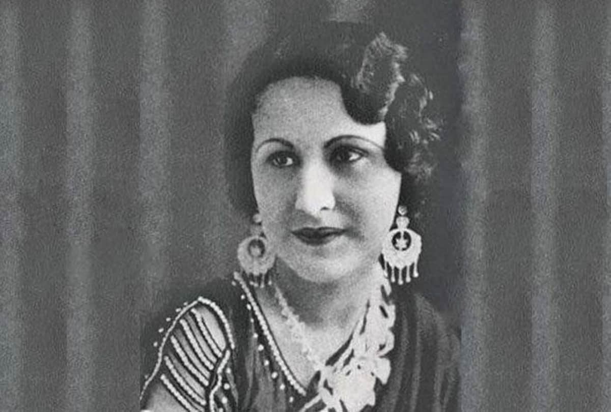Actress who also directed movies Fatma Begum Shobhna Samarth Protima Aparna Hema Mrinal kangana