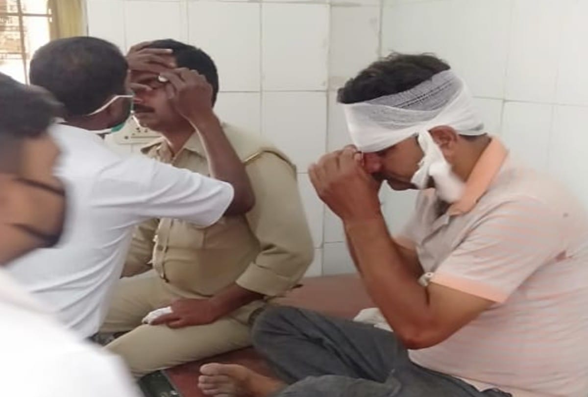 Lockdown update attacked the police team in Mainpuri