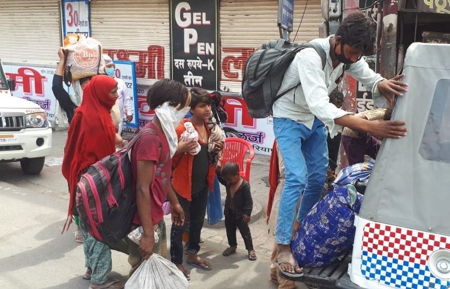 lockdown, coronavirus, curfew, labourer family reached sonipat from punjab by walking on road