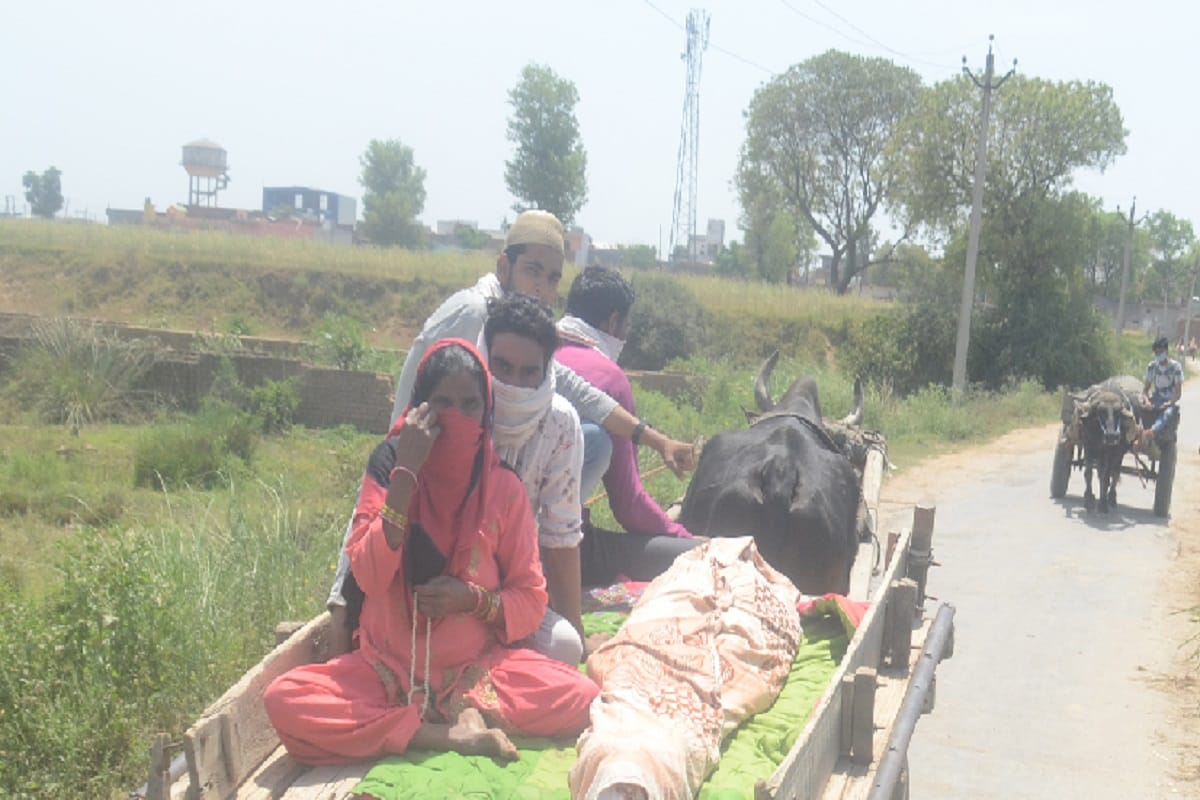 Lockdown in Baghpat, The body has to be taken to the post-mortem house on the buggy