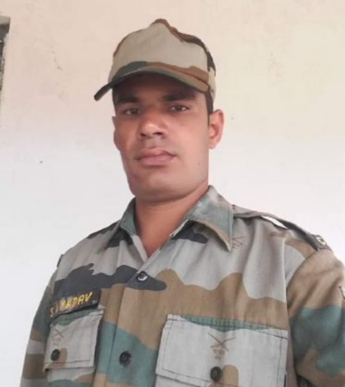 CAF jawan reached home for his mother funeral after walking 1100 km in sikhar mirzapur