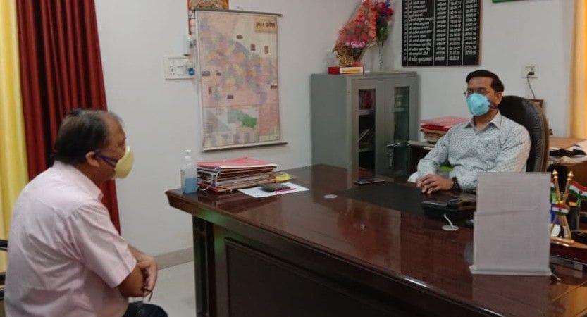 Hathras: Withdraw cash from the post office if there is pressure of crowd in banks