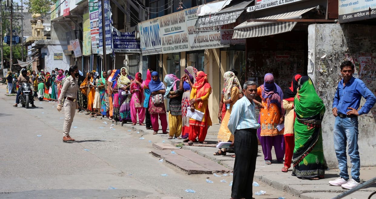 withdraw ten thousand rupees through post office while sitting at home.