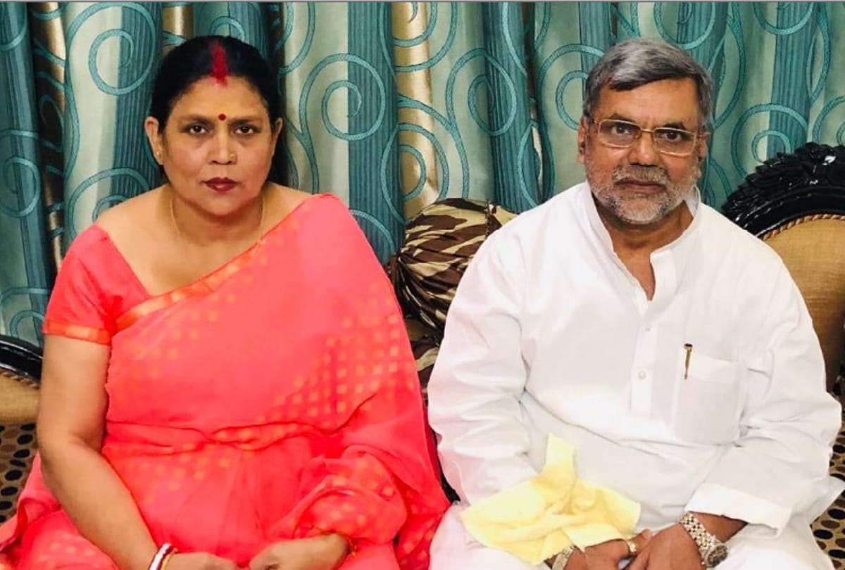 MLA are working on social distance due to lockdown in gorakhpur